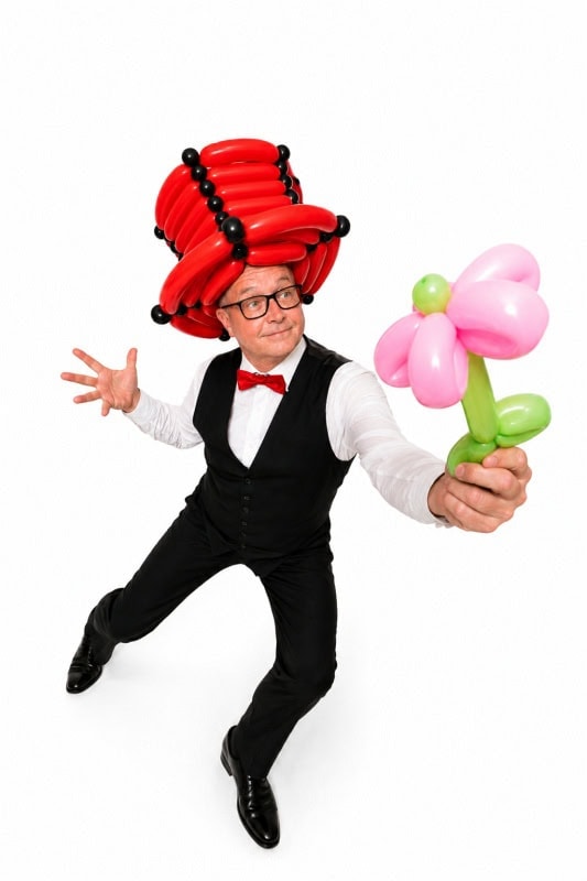 Ballonkünstler Markus Kaufmann mit Ballonfiguren Markus Kaufmann bringt Bewegung in Ihr Event für Weihnachtsmarkt